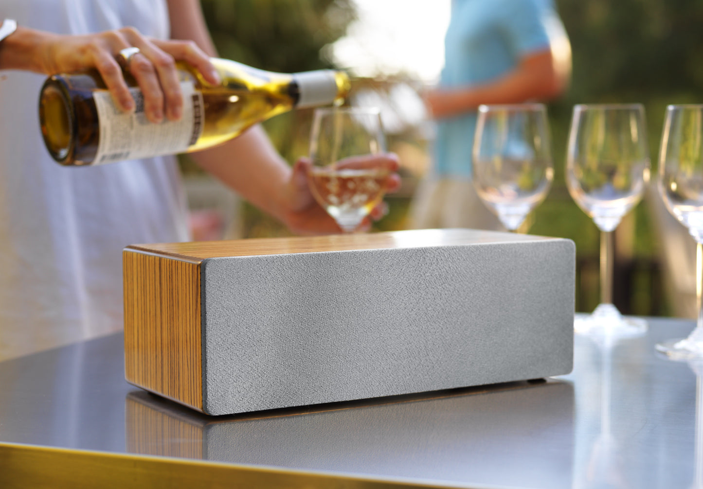 Audioengine bocina Bluetooth de escritorio, color madera zebra - B2 bocinas - Salvaje Music Store MEXICO