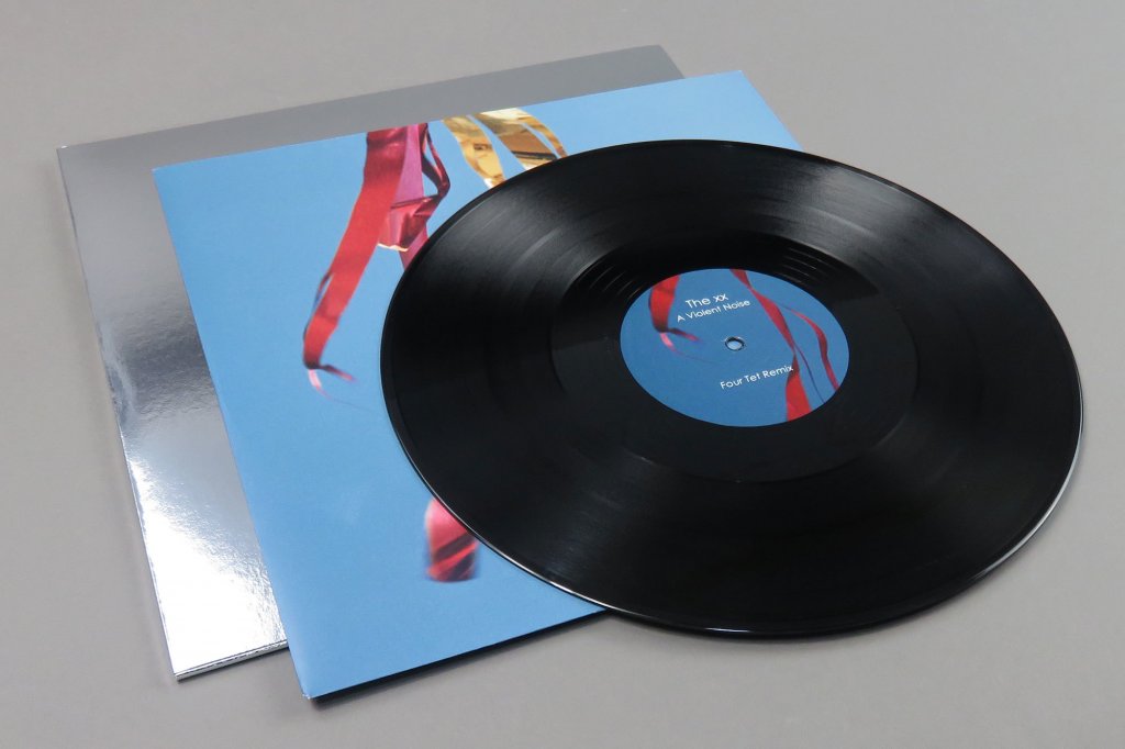THE XX - On Hold (Jamie xx Remix) / A Violent Noise (Four Tet Remix) Vinil - Salvaje Music Store MEXICO